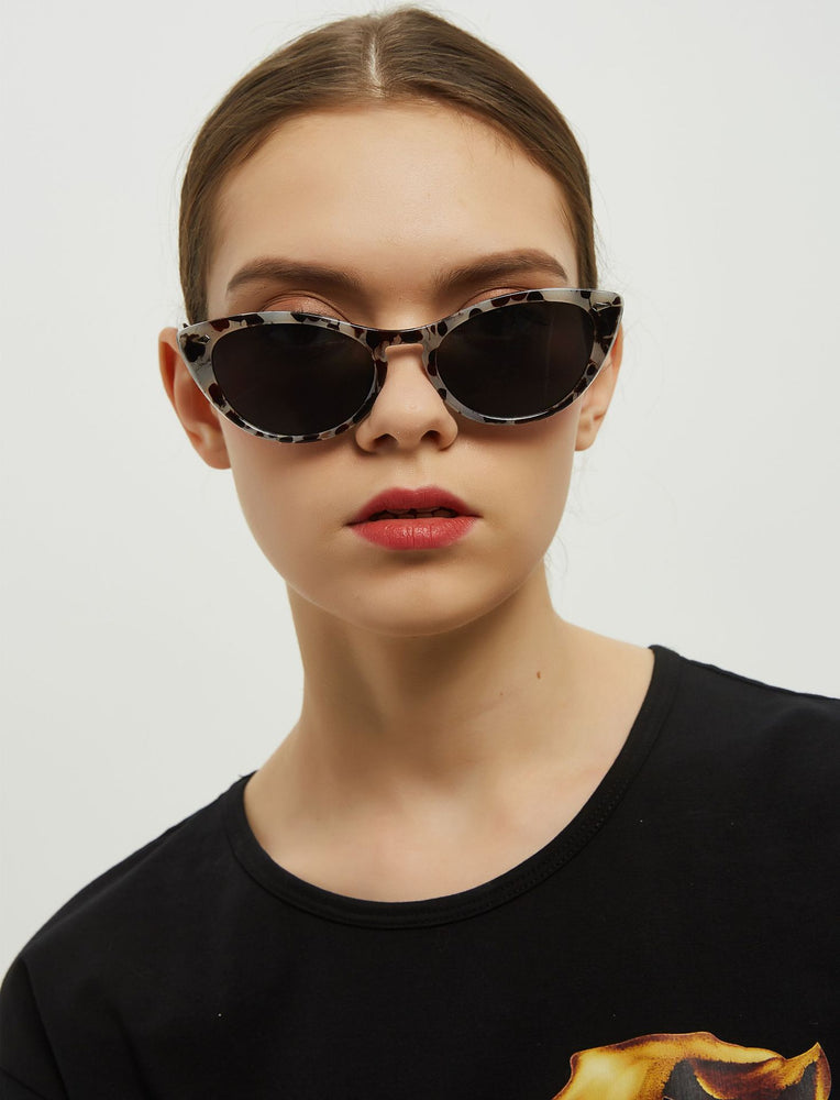 Luxury Cat eye Retro Rivets Sunglasses